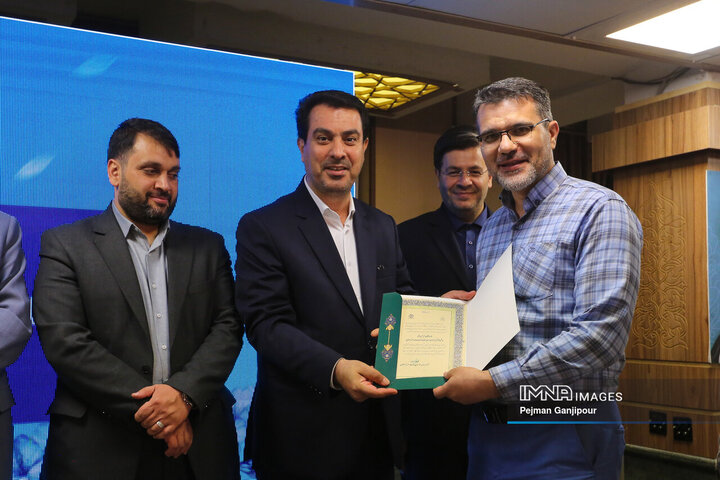 آیین تجلیل از خادمان ستاد سفر شهر اصفهان