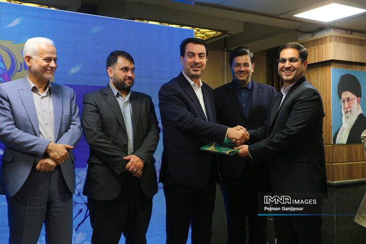 آیین تجلیل از خادمان ستاد سفر شهر اصفهان