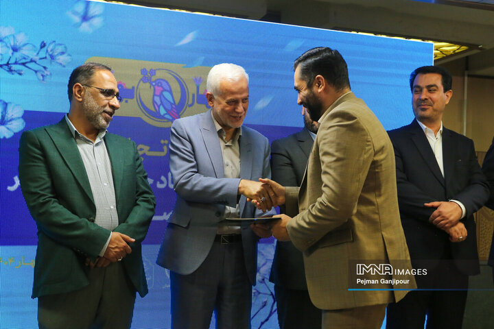 آیین تجلیل از خادمان ستاد سفر شهر اصفهان