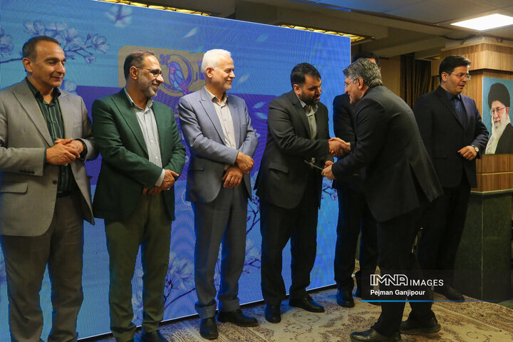 آیین تجلیل از خادمان ستاد سفر شهر اصفهان