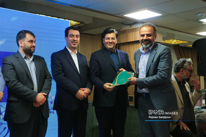 آیین تجلیل از خادمان ستاد سفر شهر اصفهان