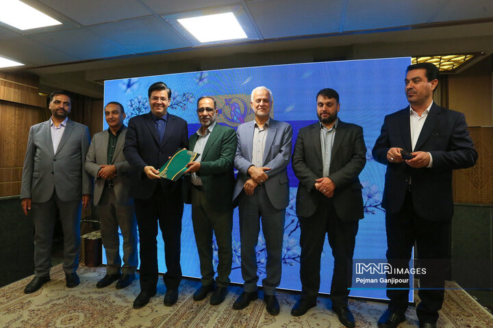 آیین تجلیل از خادمان ستاد سفر شهر اصفهان