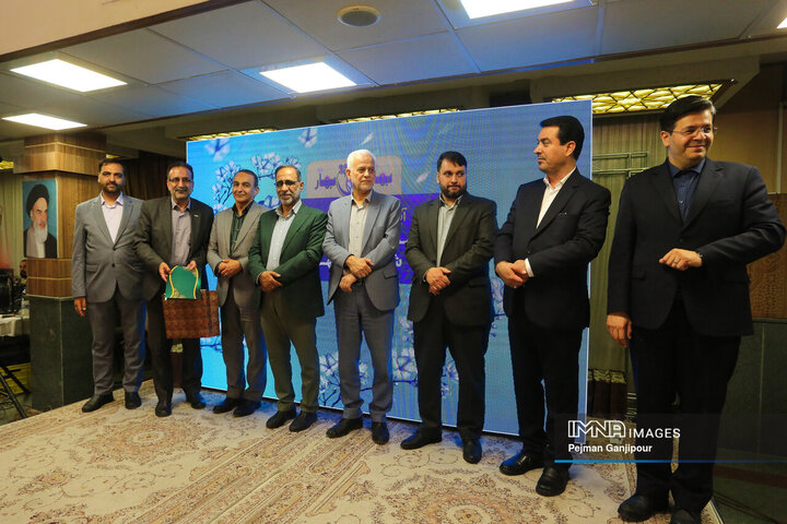 آیین تجلیل از خادمان ستاد سفر شهر اصفهان