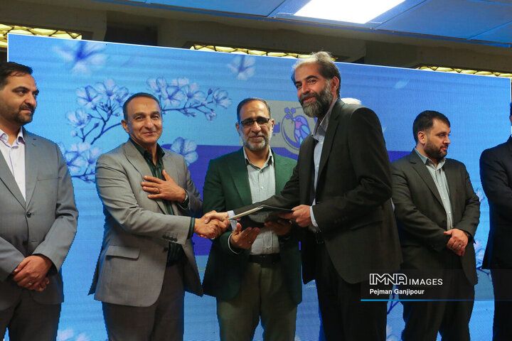 آیین تجلیل از خادمان ستاد سفر شهر اصفهان