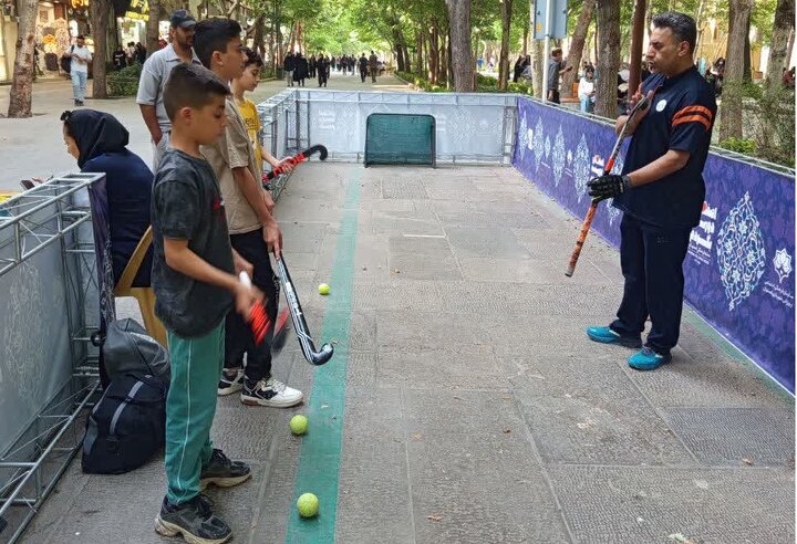 استعدادیابی و آموزش هاکی در گذر چهارباغ اصفهان