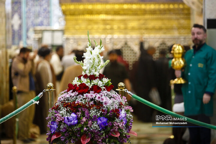 اکران بیش از ۳۵۰ سازه تبلیغاتی با مضامین دهه کرامت / استقرار ۴۰ فلاورباکس سنگی اطراف حرم