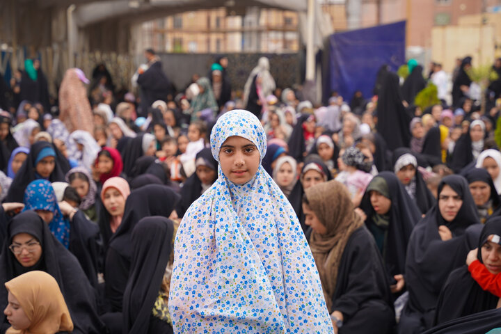 جشن روز دختر در حرم زینبیه اصفهان