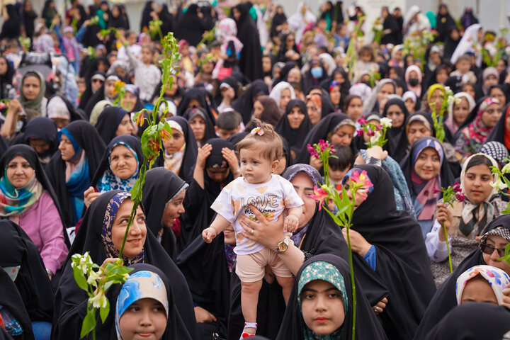 جشن روز دختر در حرم زینبیه اصفهان