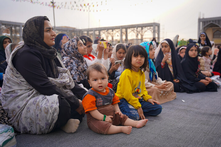 جشن روز دختر در حرم زینبیه اصفهان
