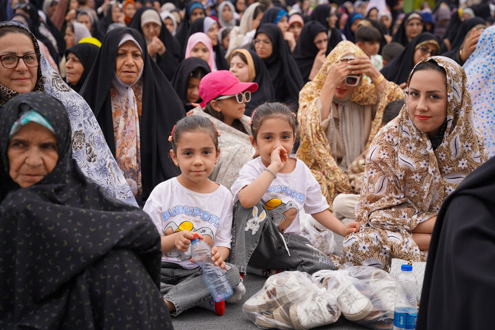 جشن روز دختر در حرم زینبیه اصفهان