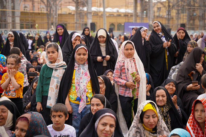 جشن روز دختر در حرم زینبیه اصفهان
