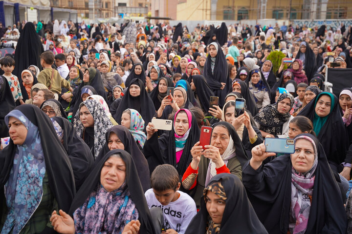 جشن روز دختر در حرم زینبیه اصفهان