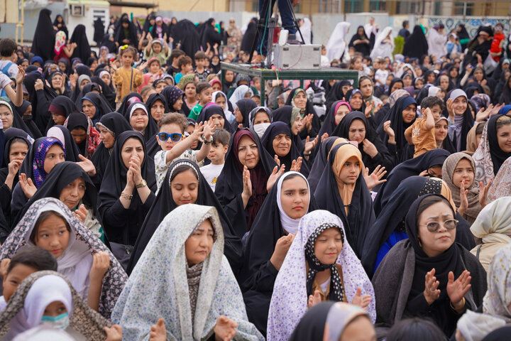 جشن روز دختر در حرم زینبیه اصفهان