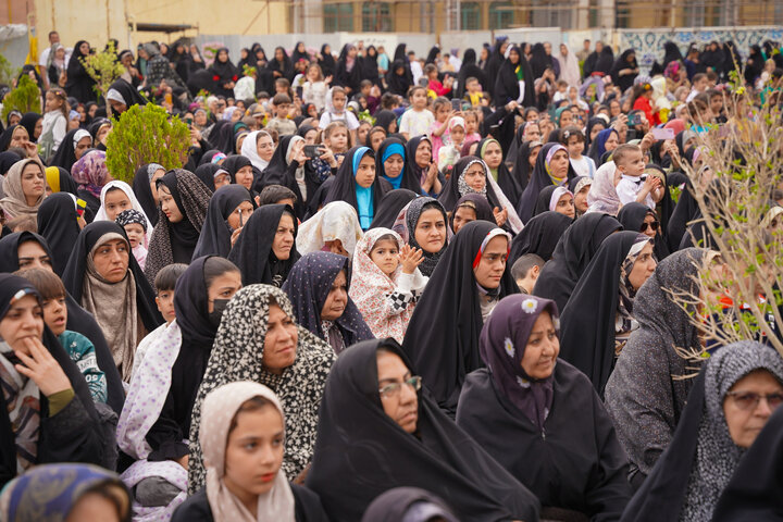 جشن روز دختر در حرم زینبیه اصفهان