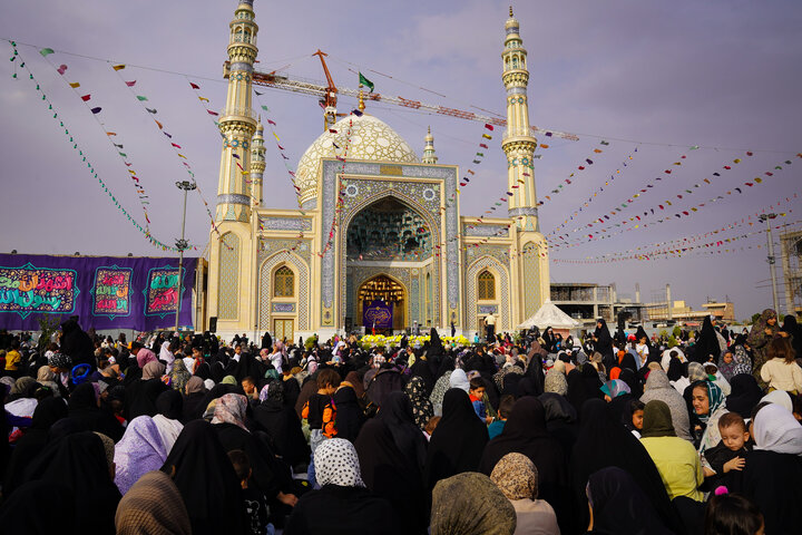 جشن روز دختر در حرم زینبیه اصفهان