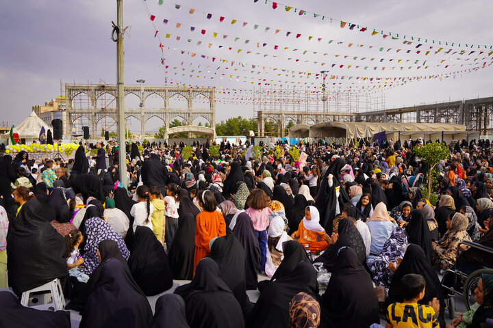 جشن روز دختر در حرم زینبیه اصفهان