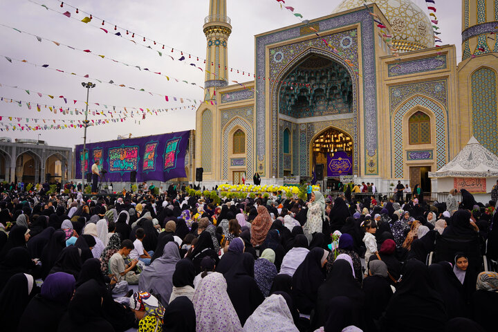 جشن روز دختر در حرم زینبیه اصفهان