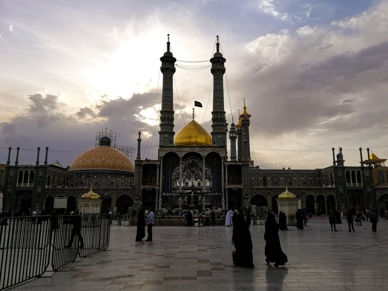 حضرت معصومه (س)؛ فانوسی جاودان در مسیر رشد و توسعه فردی و اجتماعی