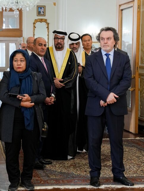 ادای احترام سفرا و نمایندگی‌های خارجی به قربانیان حادثه بندر شهید رجایی