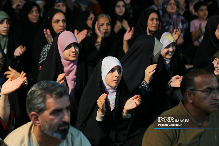 ویژه برنامه «قرار عاشقی با امام هشتم»