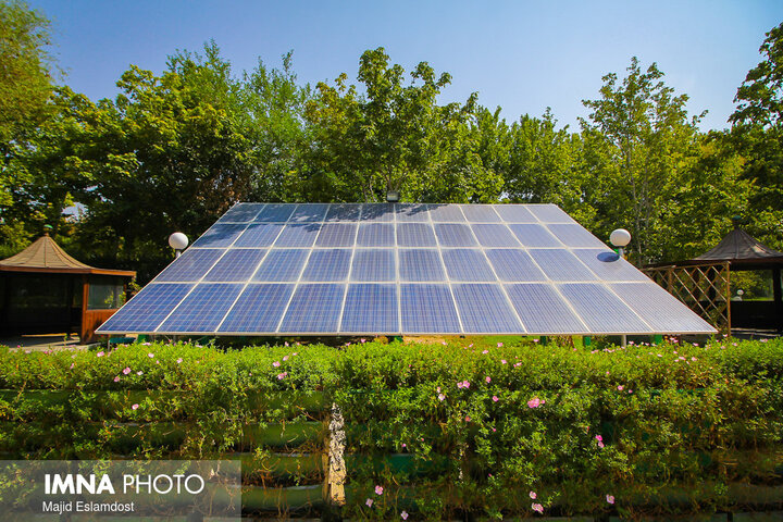 صنعت سبز با قدرت پنل‌های خورشیدی