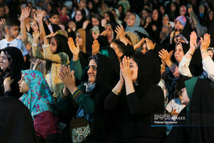 ویژه برنامه «قرار عاشقی با امام هشتم»