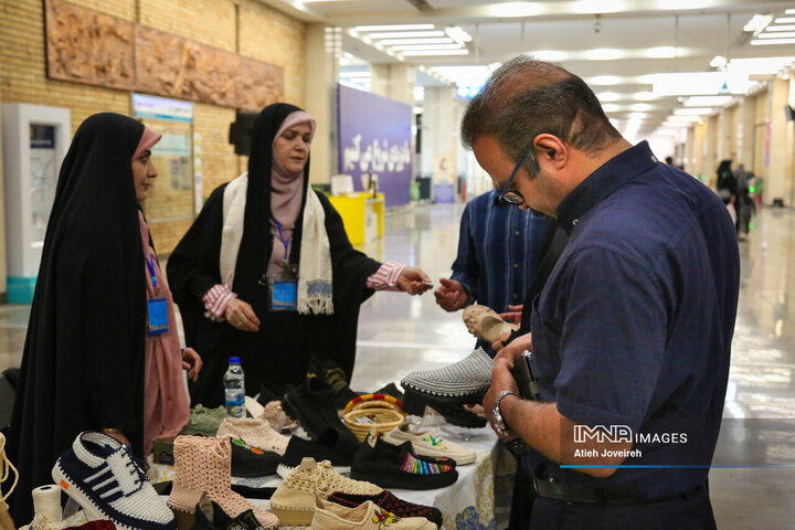 بازارچه تولید زنده صنایع دستی