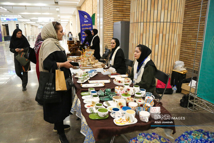 بازارچه تولید زنده صنایع دستی