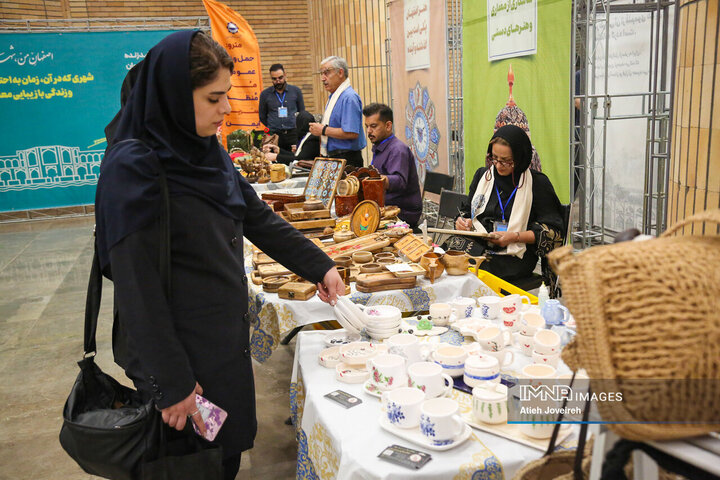 بازارچه تولید زنده صنایع دستی