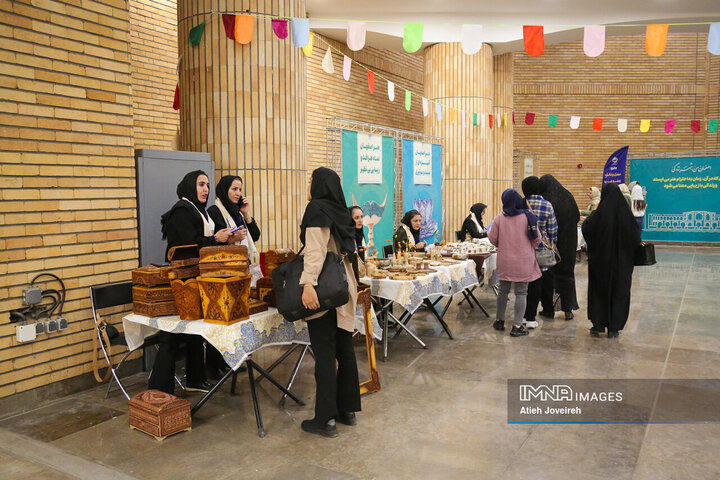 دستورالعمل واگذاری روزبازارها در قم لازم‌الاجرا شد