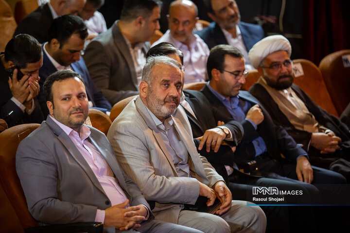 آیین بهره‌برداری از پروژه‌های منطقه 11 شهرداری اصفهان