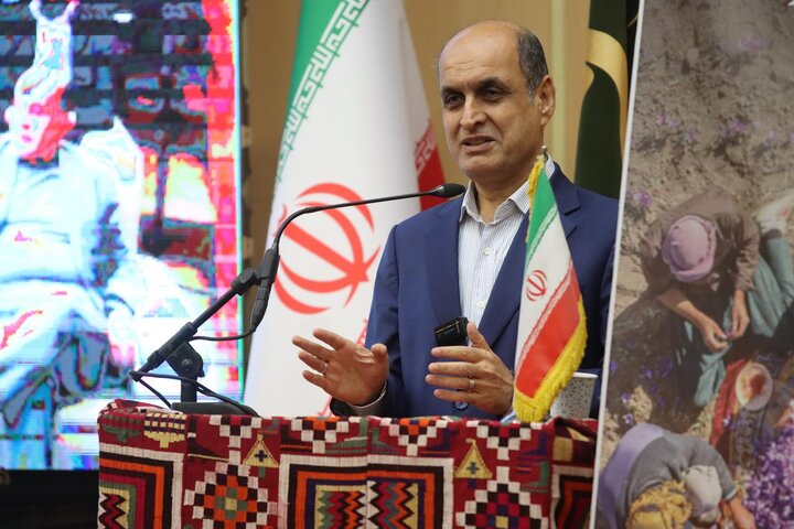 کارگران ستون‌های اصلی تولید و خدمات کشور هستند