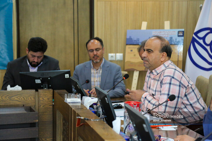 نشست کاربست پروژه‌های پژوهشی شهرداری اصفهان
