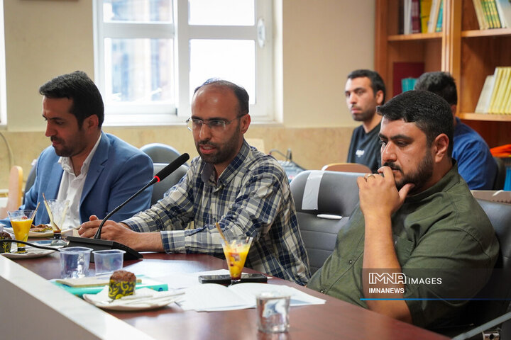 نشست شاعرانه اصفهان شهر زندگی