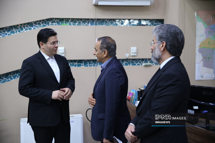 نشست بررسی روند تجهیز تقاطع‌های شهری به برق اضطراری