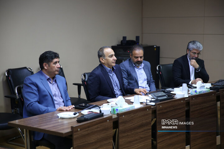 نشست بررسی روند تجهیز تقاطع‌های شهری به برق اضطراری