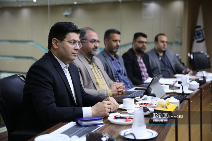 نشست بررسی روند تجهیز تقاطع‌های شهری به برق اضطراری