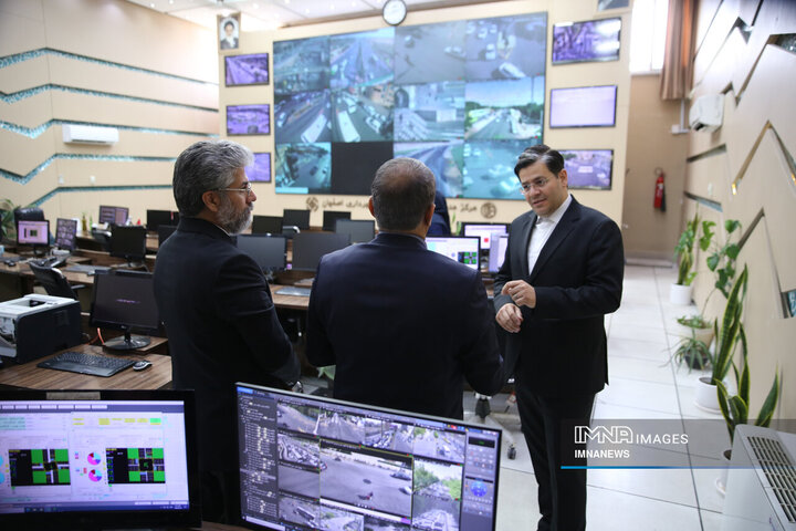 نشست بررسی روند تجهیز تقاطع‌های شهری به برق اضطراری