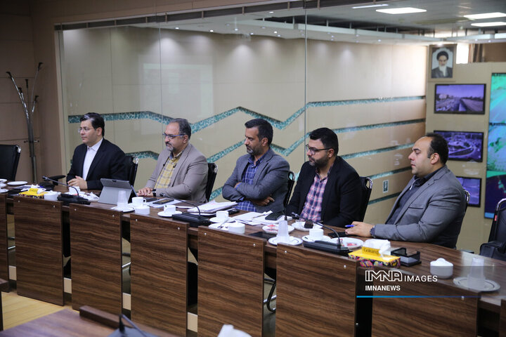 نشست بررسی روند تجهیز تقاطع‌های شهری به برق اضطراری