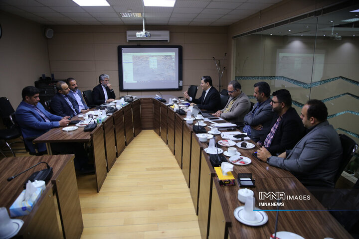 نشست بررسی روند تجهیز تقاطع‌های شهری به برق اضطراری