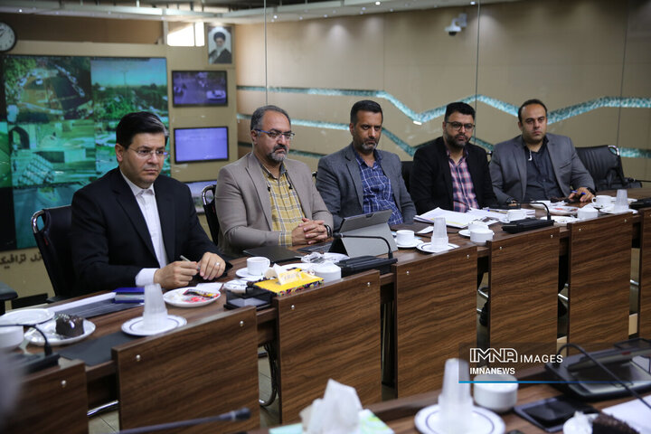 نشست بررسی روند تجهیز تقاطع‌های شهری به برق اضطراری