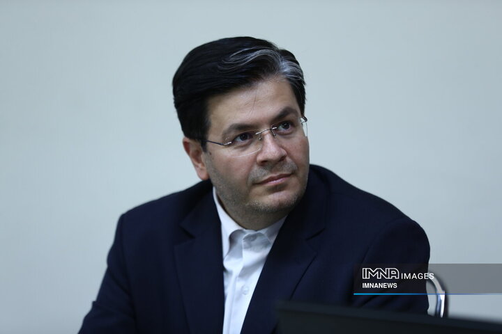 تجلیل شهردار اصفهان از سید مرتضی سقاییان‌نژاد