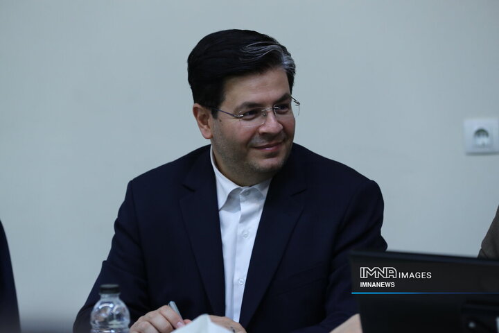 تجلیل شهردار اصفهان از سید مرتضی سقاییان‌نژاد