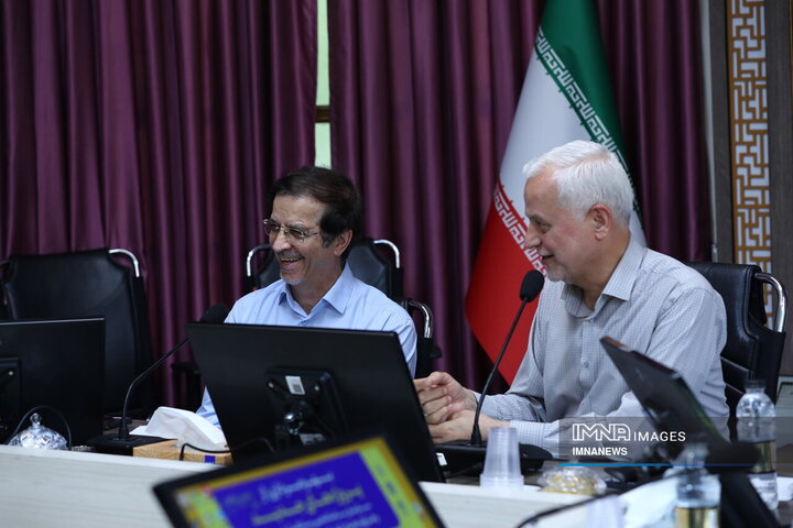 تجلیل شهردار اصفهان از سید مرتضی سقاییان‌نژاد