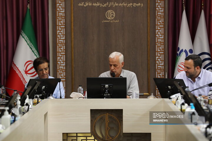 تجلیل شهردار اصفهان از سید مرتضی سقاییان‌نژاد