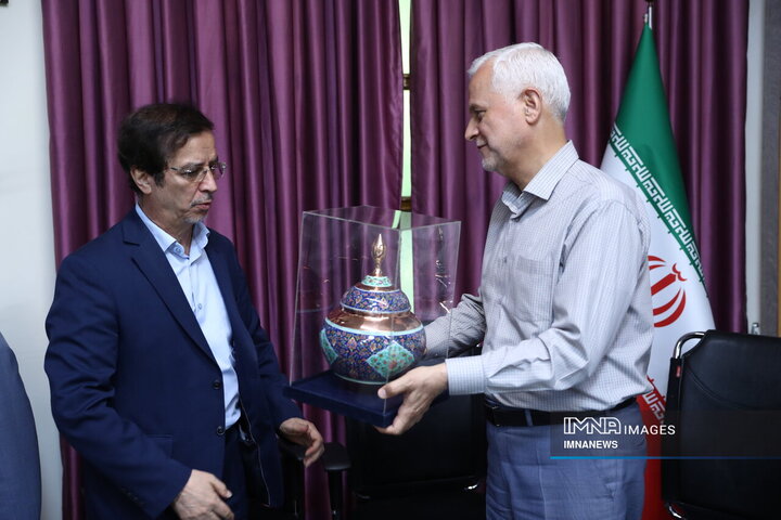تجلیل شهردار اصفهان از سید مرتضی سقاییان‌نژاد