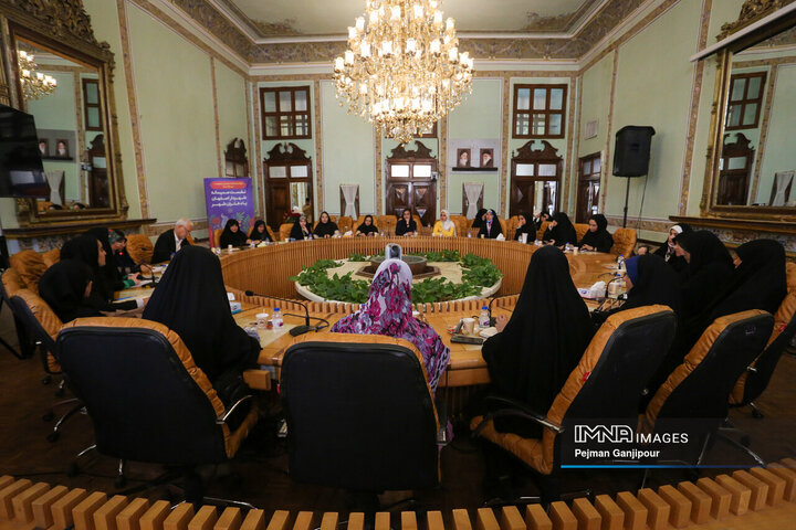 معرفی امکانات و ظرفیت‌های شهری اصفهان برای بهره‌مندی جامعه هدف