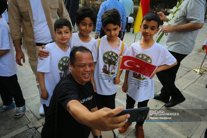 آیین افتتاح گذر صلح و دوستی در اصفهان