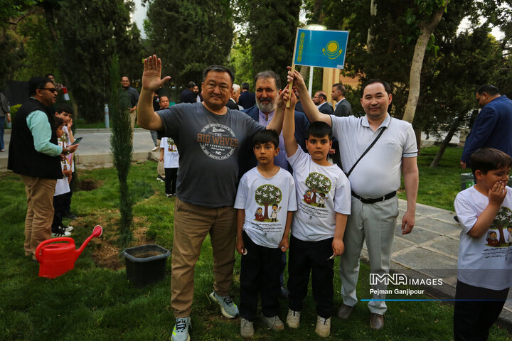 آیین افتتاح گذر صلح و دوستی در اصفهان