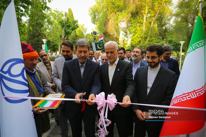 آیین افتتاح گذر صلح و دوستی در اصفهان